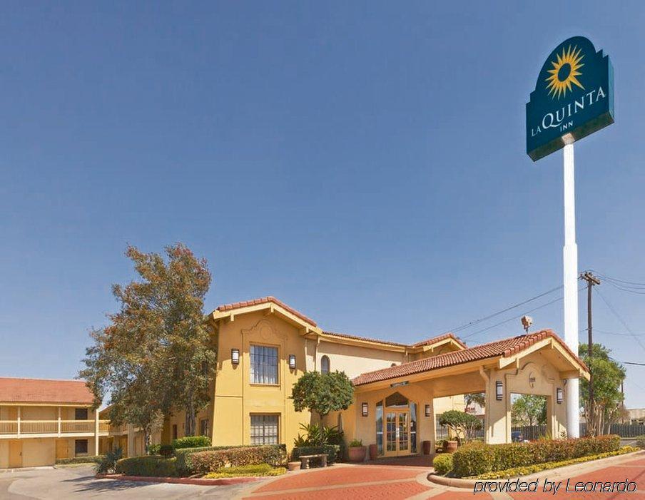 Red Roof Inn Houston East I-10 Exteriör bild